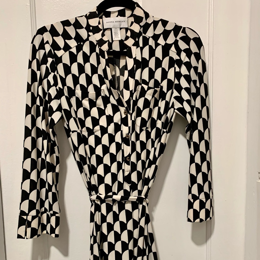 Donna Morgan size 8 wrap dress very lightly used!